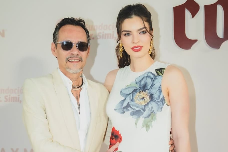 Con emotivas fotos, la modelo paraguaya dio a conocer el género de su segundo bebé con el intérprete de ‘Flor pálida’.