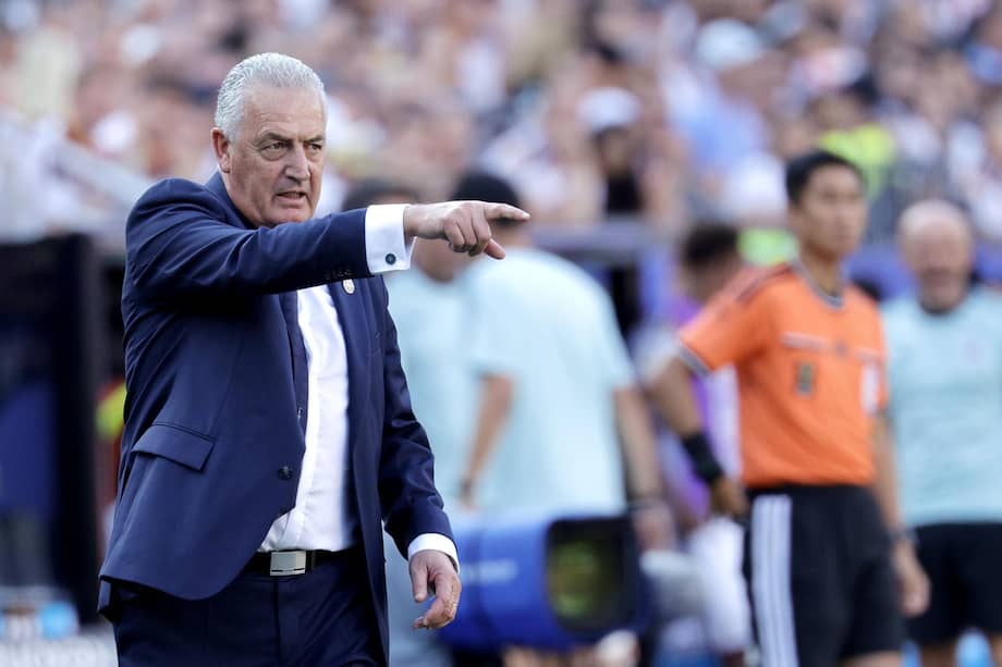 Gustavo Alfaro, el DT que hizo historia con Paraguay.