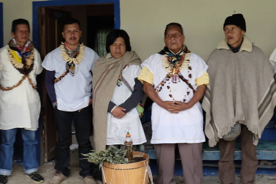 En la vereda El Romerillo, en inmediaciones de la laguna de La Cocha, en Nariño, se reunieron representantes de los sionas, una comunidad amazónica, y los quillacingas, de origen andino. / Miguel Alvear