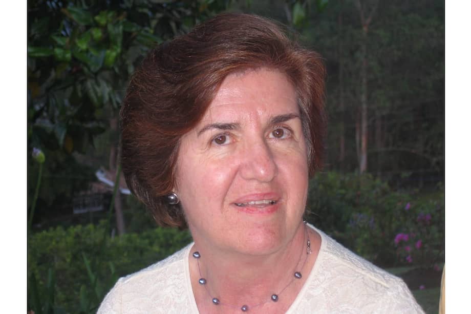 Algunas de las entrevistas que aparecen en la antología "Espectadora de primera fila", de María Cristina Arango de Tobón, se hicieron a escritores como Mario Benedetti y Jaime Jaramillo Escobar, así como acercamientos a los artistas Pedro Nel Gómez y Fernando Botero.