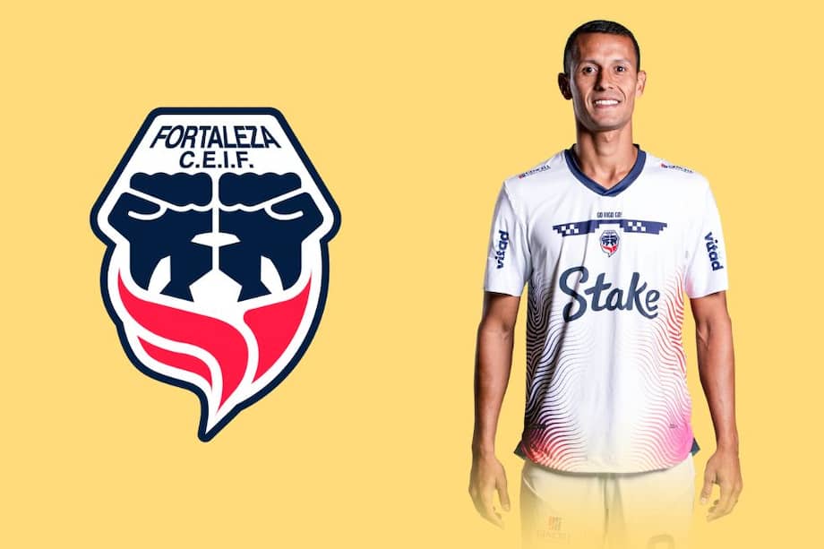 En Colombia, Andrés Ricaurte, ahora en Fortaleza, ha vestido las camisetas de Águilas, Leones, Huila y Medellín.