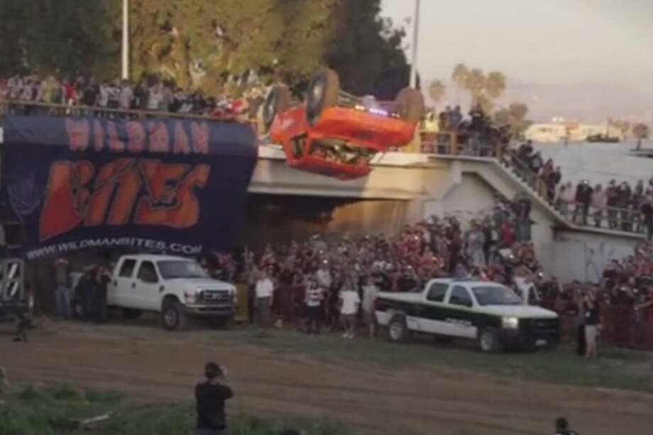 Vehículo dio giro de 360 grados en el aire