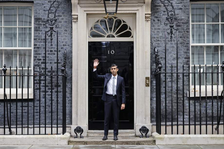 Según una encuesta de Savanta ComRes, “rico” es la primera palabra que viene a la mente de los británicos cuando se les pregunta por su nuevo líder, Rishi Sunak.