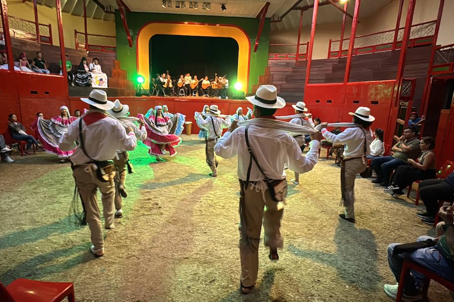 Fotografía de la Plaza de Toros de Titiribí.
