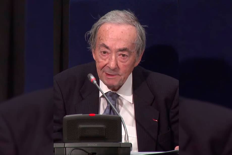 Francis George Steiner nació en Neuilly-sur-Seine, el 23 de abril de 1929.