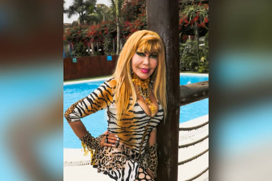 “La tigresa pop exagera para existir y la tigresa patriótica se contiene para pertenecer, pero, ambas, siguen a su tigre”: Catalina Uribe