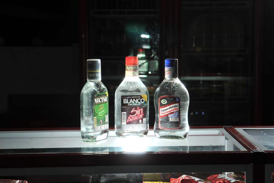 Los departamentos cobran un impuesto de $220 por cada grado de alcohol, más un impuesto del 25 % “ad valórem”. / Archivo