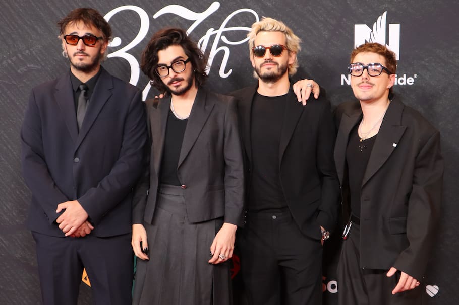 La tercera jornada del Festival de Viña del Mar 2025, programada para este martes 25 de febrero, fue suspendida debido a un masivo apagón que afectó gran parte de Chile. La banda bogotana se pronunció en redes sociales.