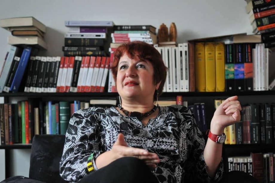 Diana Uribe dice que los 100 hechos que componen la colección son universales, pero que tuvieron repercusiones en Colombia. / Archivo El Espectador