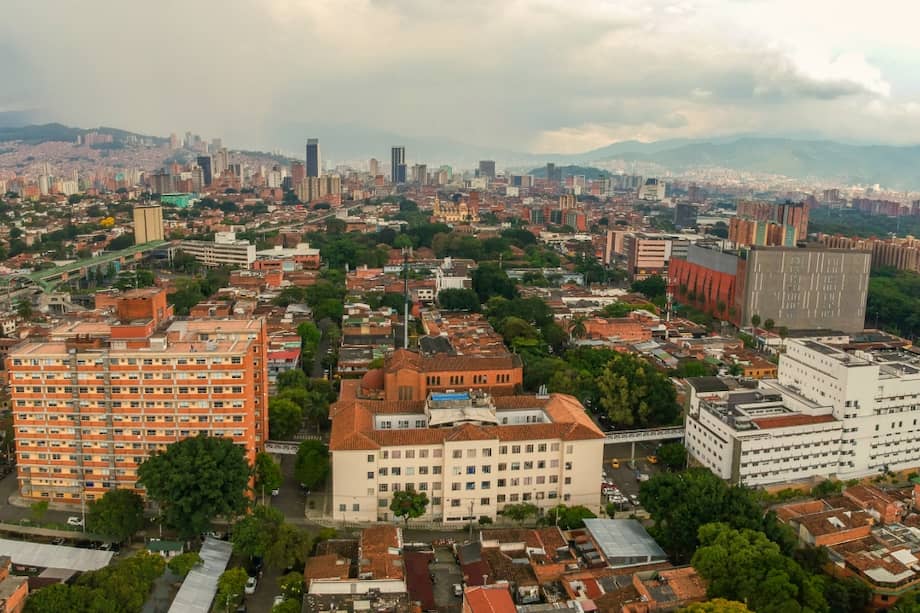 El Alma Máter se caracteriza por atender a más de 100.000 pacientes en consulta externa y 19.000 en urgencias de poblaciones vulnerables de Antioquia, Córdoba, Chocó y el Eje Cafetero.