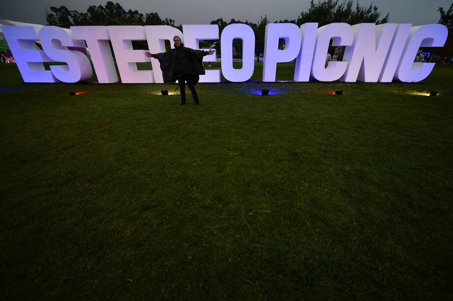 Mitú fue la primera banda afro en presentarse. Este dúo de música electrónica es conformado por Julián Salazar, exguitarrista de Bomba Estéreo, y Franklin Tejedor; quien es maestro percusionista de las tradiciones rítmicas del Palenque.