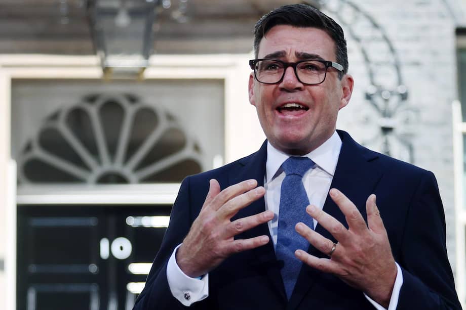 El nuevo primer ministro británico, Andy Burnham, pronuncia un discurso frente al número 10 de Downing Street, en Londres, Reino Unido, el 20 de julio de 2026.
