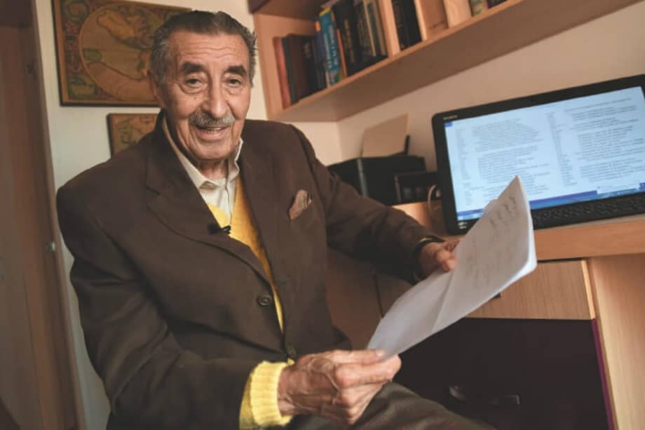 Este particular diccionario acumula 3.410 siglas. / Gustavo Torrijos