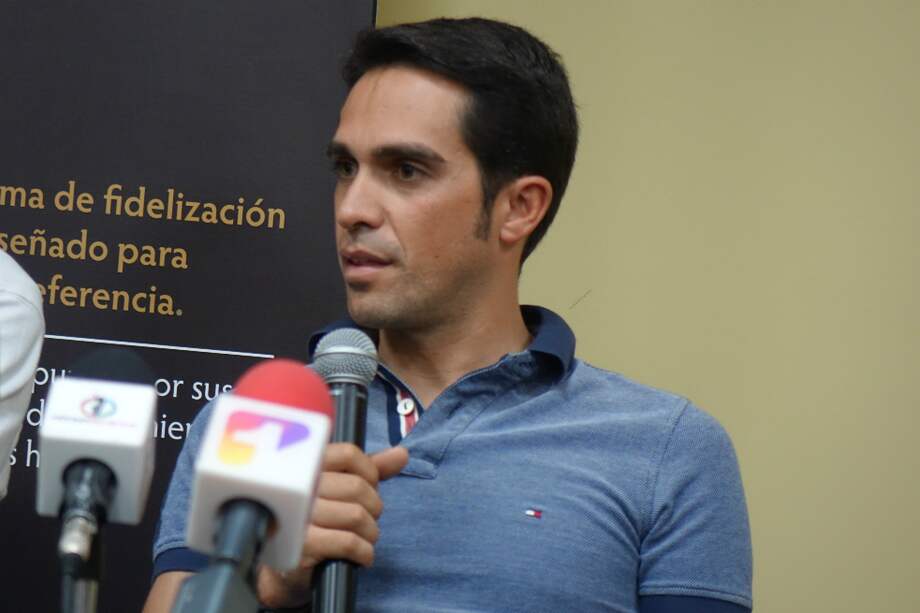 Alberto Contador en rueda de prensa, en Pereira. / Cortesía Revista Mundo Ciclistico