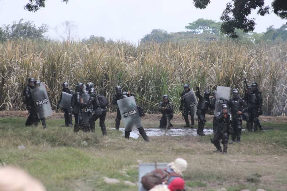 Los indígenas continúan en los predios azucareros. / Fotos: Comunicaciones Cric