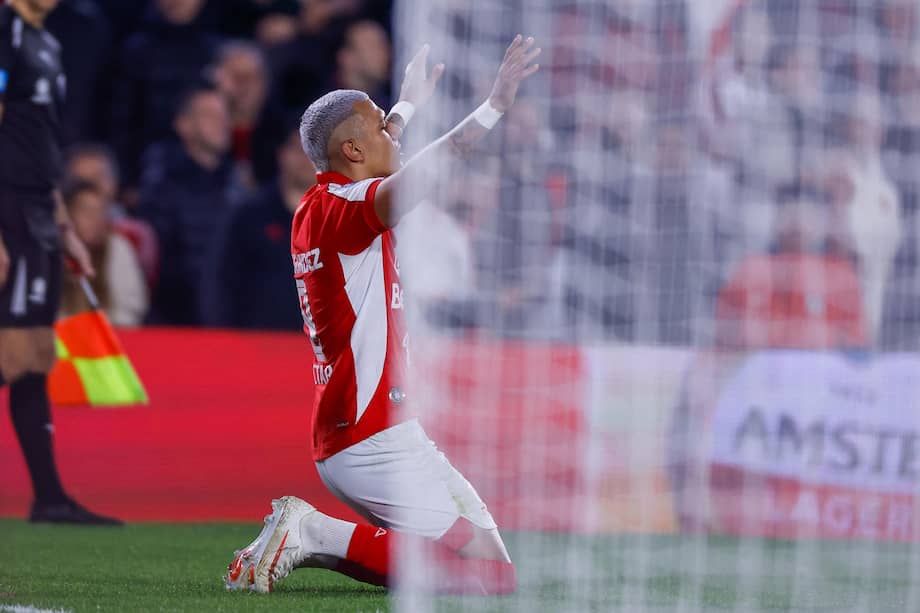 Franco Fagúndez de Independiente Santa Fe celebra un gol este miércoles 26 de agosto de 2026, en el partido de la Copa Sudamericana contra River Plate en el estadio Más Monumental de Buenos Aires, Argentina.