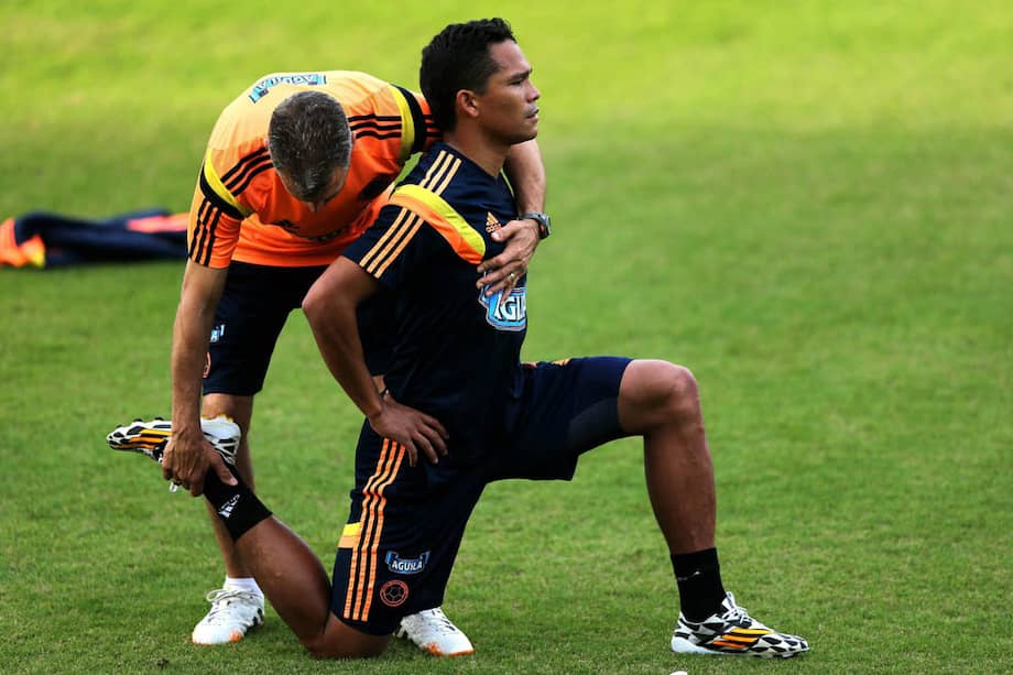 El delantero Carlos Bacca regresó ayer a los entrenamientos tras cumplir unos días de incapacidad por su lesión en la pierna derecha. / AFP