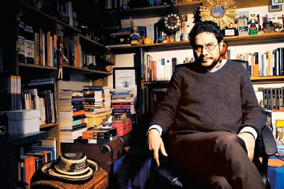 Congresista Iván Cepeda denuncia al Estado por violar sus derechos