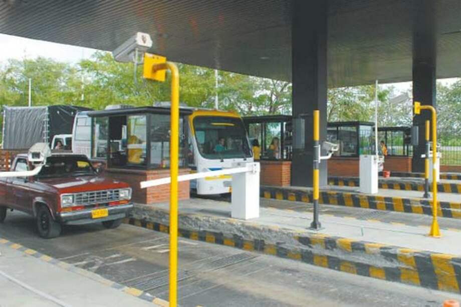 Gobierno anuncia más peajes para construcción de vías