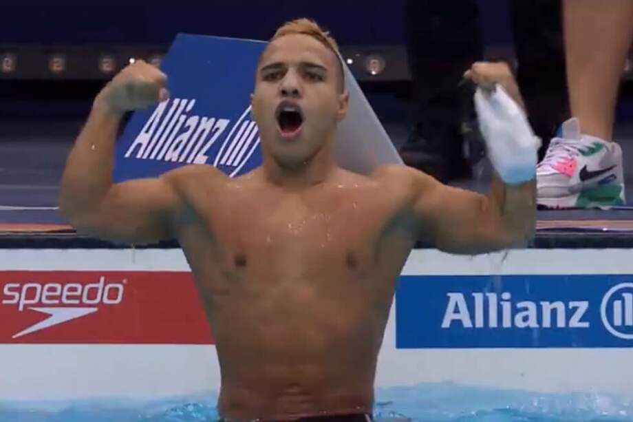 Carlos Daniel Serrano, tras ganar la medalla de oro en el Mundial de Paranatación Londres 2019. / Cortesía
