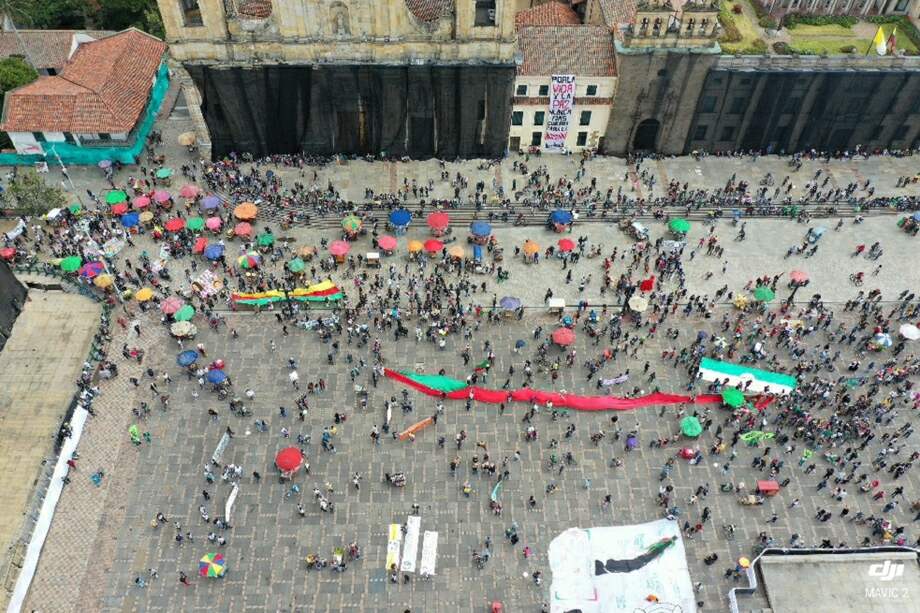 Los manifestantes ya llegaron a la Plaza de Bolívar.