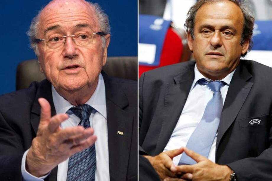 Los dirigentes Joseph Blatter (izq.) y Michel Platini fueron apartados de cualquier actividad del fútbol mundial durante ocho años. / EFE