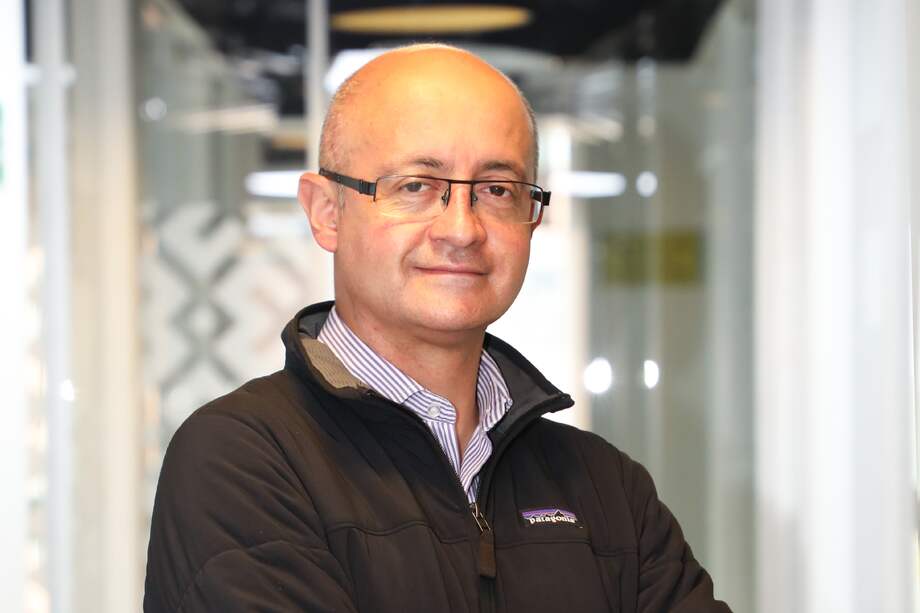 Alfredo Ángel dice que como buen emprendedor de los 90s, se financiaron "al estilo antiguo: con clientes".