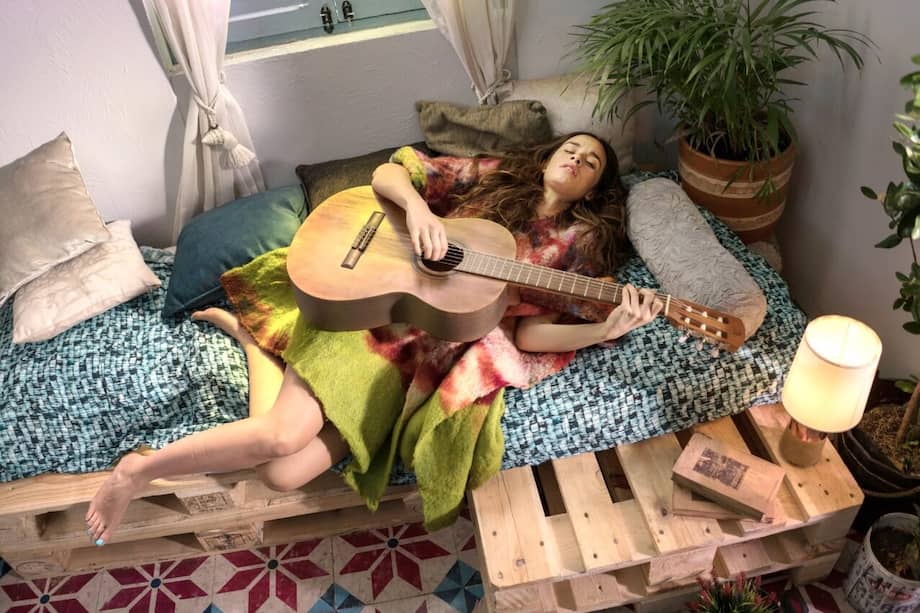 “Mundo Paralelo” fue producida por Georgie Noriega y el video fue dirigido por Sebastián López. / Cortesía