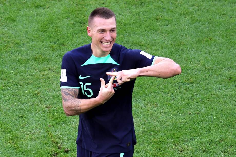 La gesto en la celebración de Mitchell Duke que compartió con su hijo, presente en la tribuna del estadio.