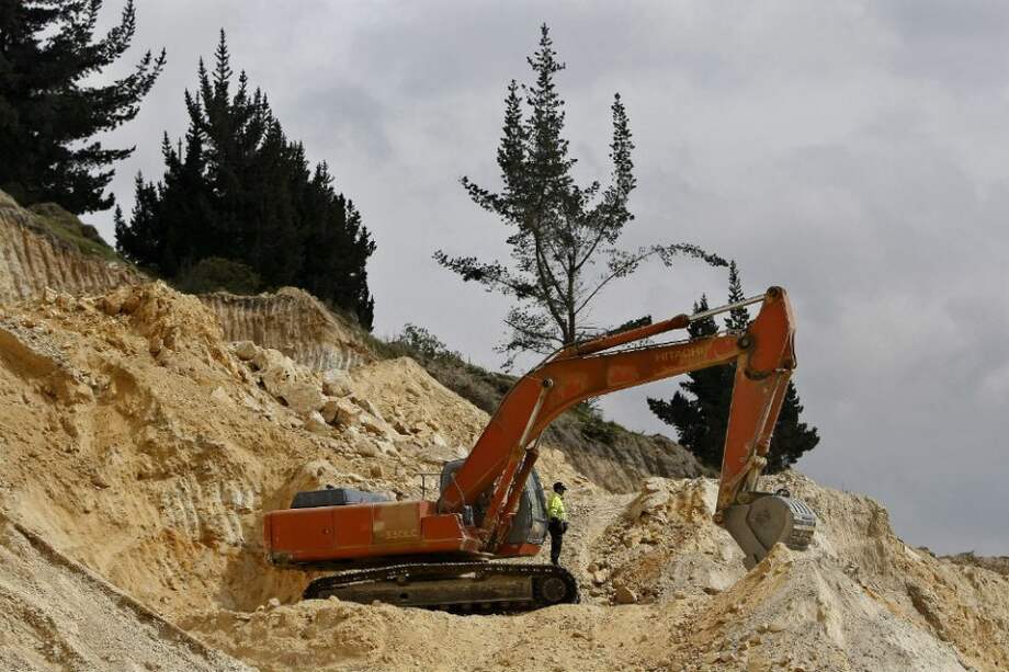Policía Nacional podrá destruir maquinaria utilizada para minería ilegal