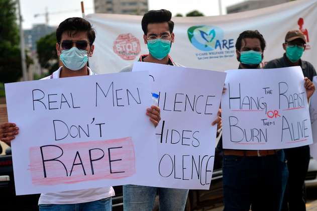 Pakistán: crece indignación por violación de una mujer frente a sus hijos 