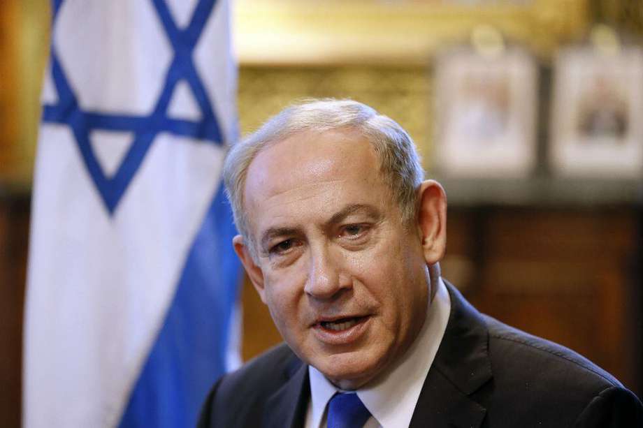 Por primera vez en tres elecciones, Benjamín Netanyahu corre el riesgo de no tener un rival principal, sino varios, y dos de ellos de derecha como él. / AFP