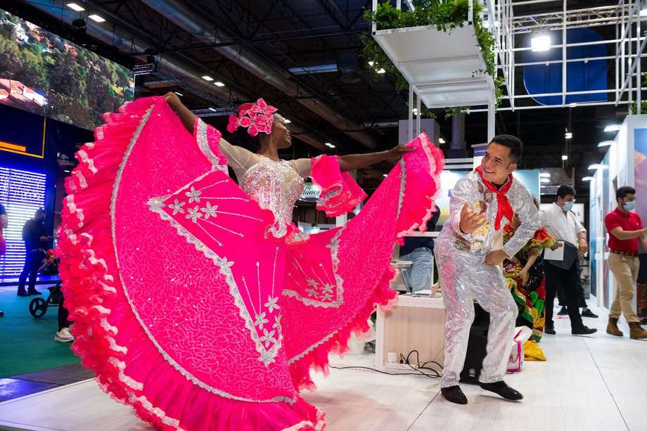 Con algunas muestras culturales los asistentes a la feria se conectaron con la alegría de los colombianos.