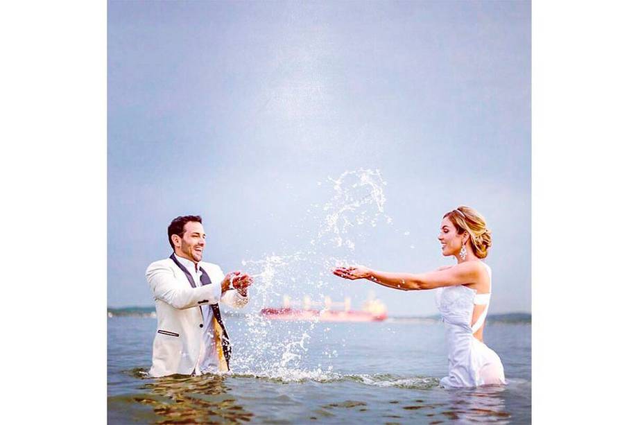 Nataly Umaña y Alejandro Estrada se casaron en la playa