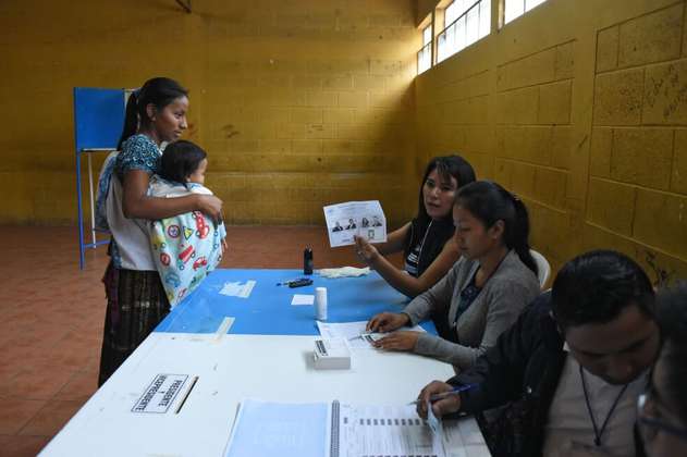 Escepticismo y baja participación marcan elecciones presidenciales en Guatemala