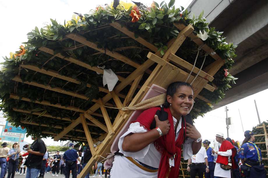 La silletera María Carolina Atehortúa fue la ganadora absoluta en la edición 66 del Desfile de Silleteros de la Feria de las Flores.