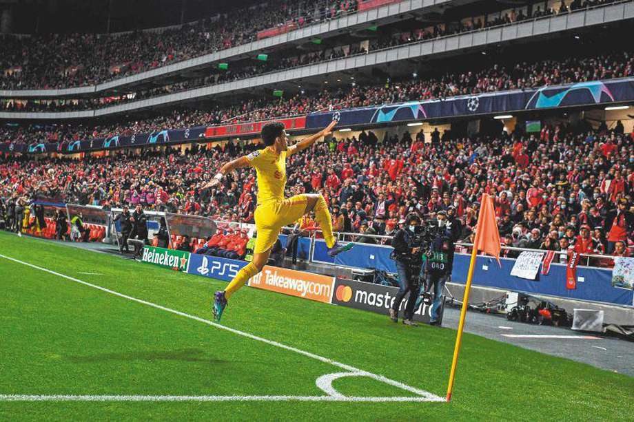 Luis Díaz celebra su primer gol con Liverpool en la presente edición de la Champions. Se lo hizo a Benfica.