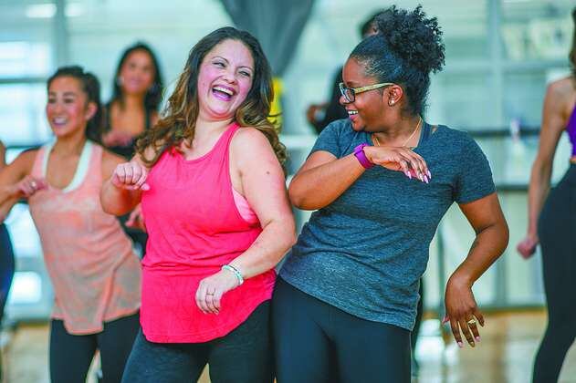 A mover el cuerpo al ritmo de la música: conozca los beneficios del baile