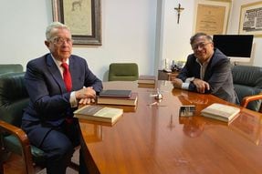Las imágenes del encuentro entre Gustavo Petro y Álvaro Uribe