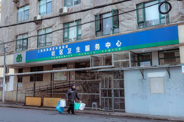 Muestras del mercado de Wuhan despublicadas vincularían origen del covid-19 con animales