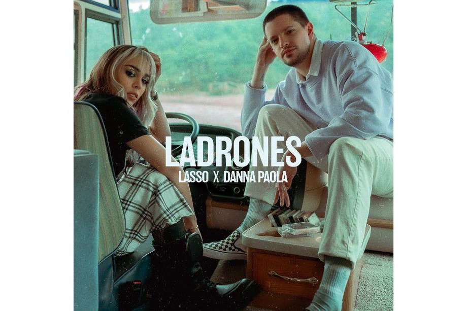 Fotografía promocional del sencillo "Ladrones".