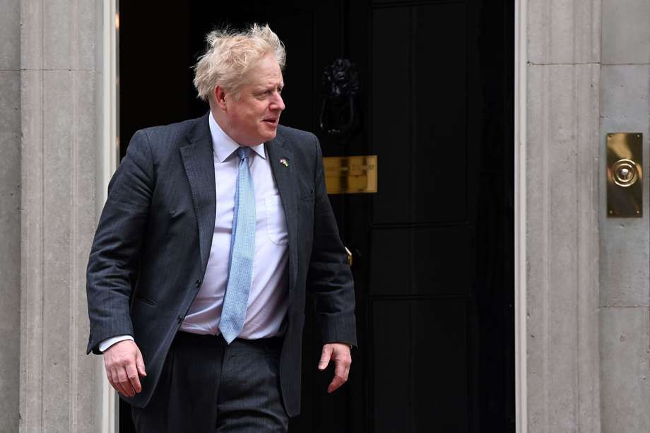 Boris Johnson, de 57 años, obtuvo una amplia victoria en diciembre de 2019 con la promesa de romper años de estancamiento político y poner a funcionar el Brexit. Sin embargo, su poder se ha debilitado. 