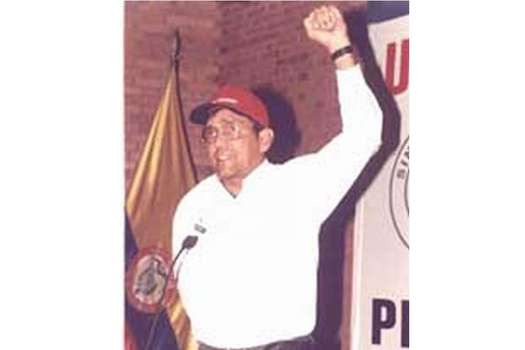 Adolfo Múnera López fue asesinado el 31 de agosto de 2002, cuando iba saliendo de la casa de su madre en Barranquilla.
