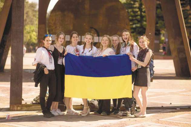La travesía de un grupo de ucranianas para llegar al Mundial de Física en Colombia
