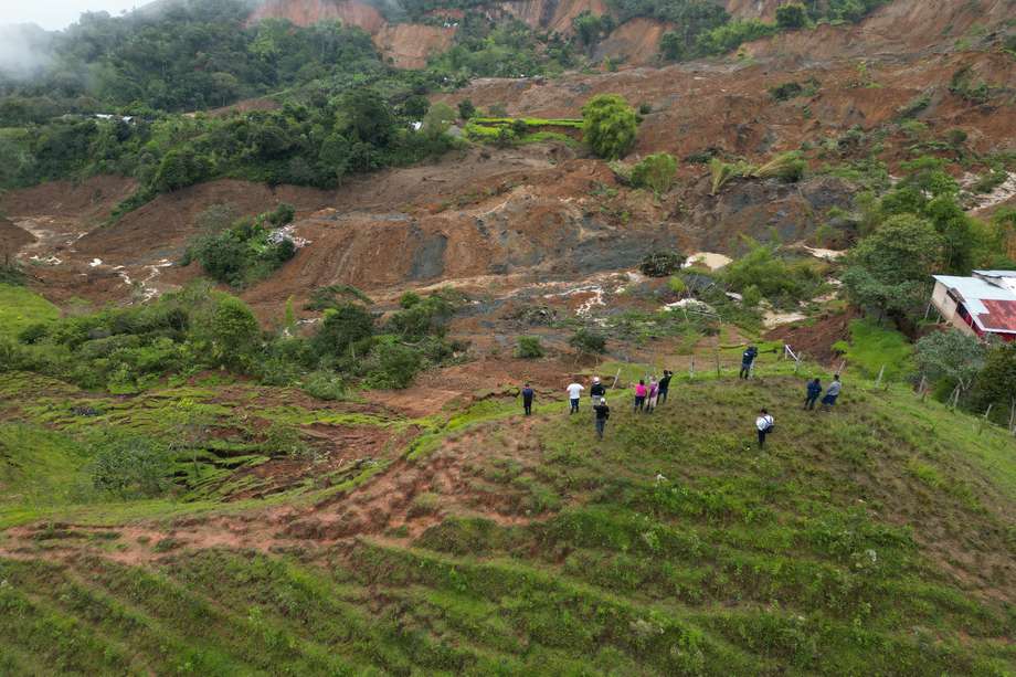 Según la Defensoría del Pueblo, el derrumbe que se presentó el 9 de enero en Rosas, Cauca, afectó un área de 90 hectáreas. EFE/ Mario Baos
