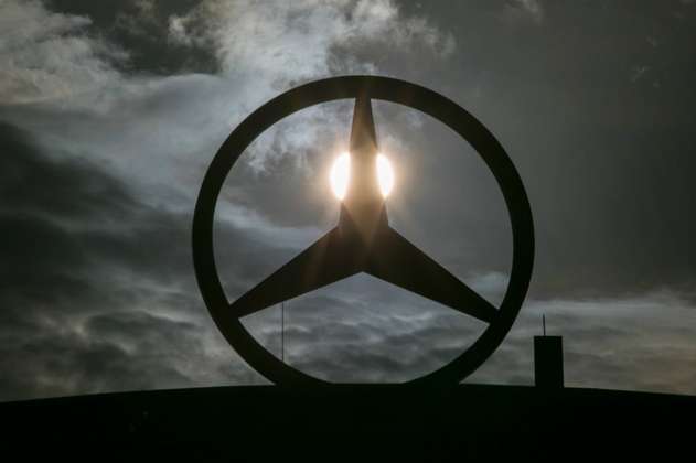 Mercedes supera a BMW en ventas de automóviles de lujo