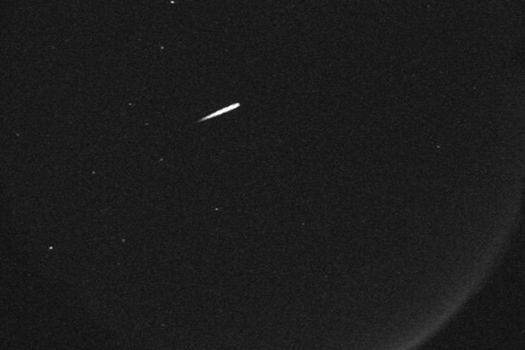 Los meteoros oriónidos aparecen todos los años, alrededor de octubre, cuando la Tierra viaja a través de un área del espacio llena de escombros del cometa Halley.
