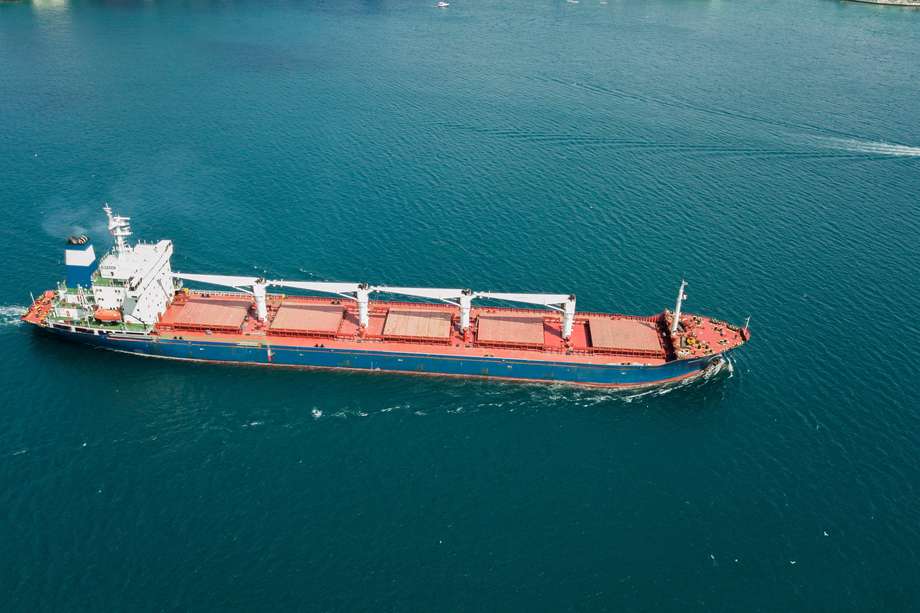 El navío "Razoni", con bandera de Sierra Leona, llegó el martes a las costas del norte de Estambul desde la ciudad ucraniana de Odesa, con 26.000 toneladas de maíz.