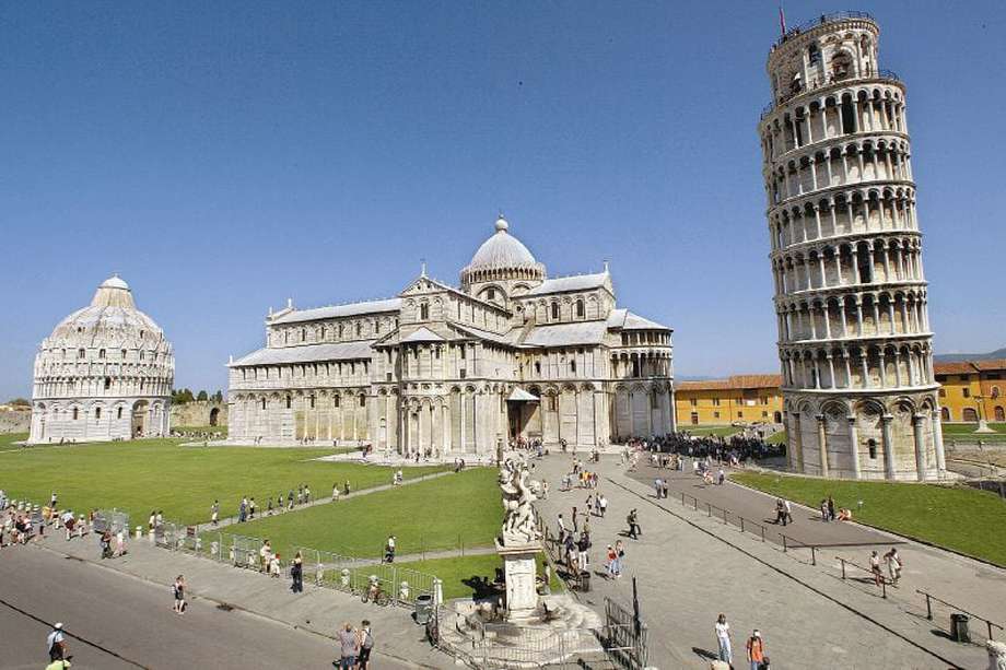 La construcción de la Torre de Pisa duró 199 años. Símbolo de la identidad artística italiana. 