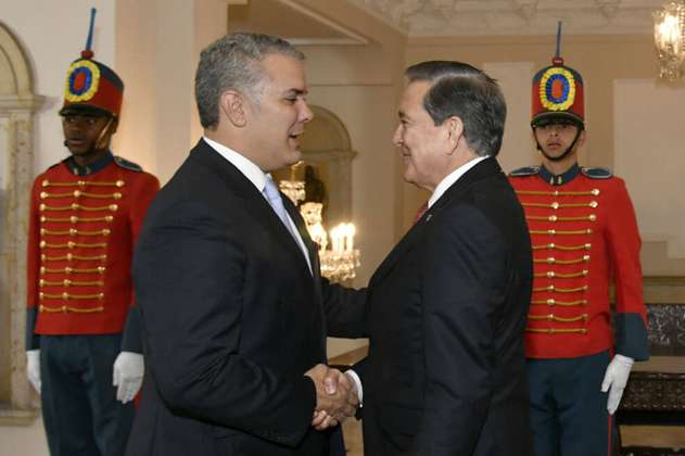 Duque recibió con honores al presidente de Panamá en visita oficial